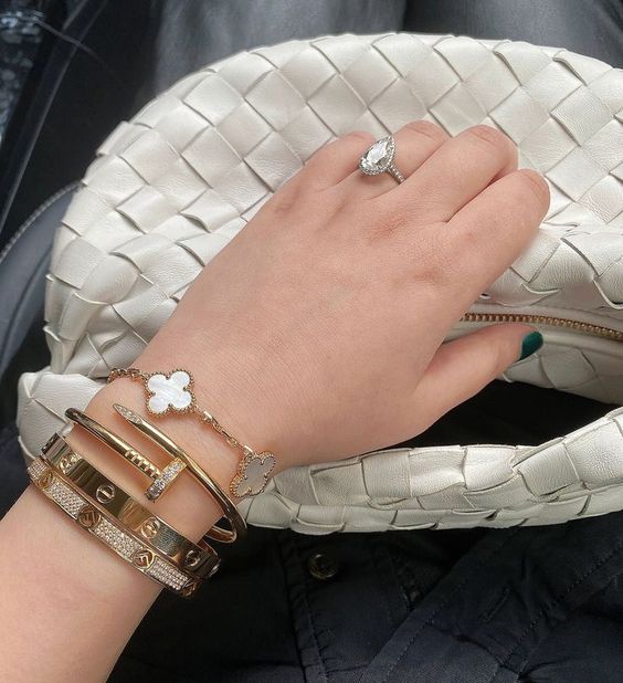 ELEGANCE | DELUXE 18K GOLD